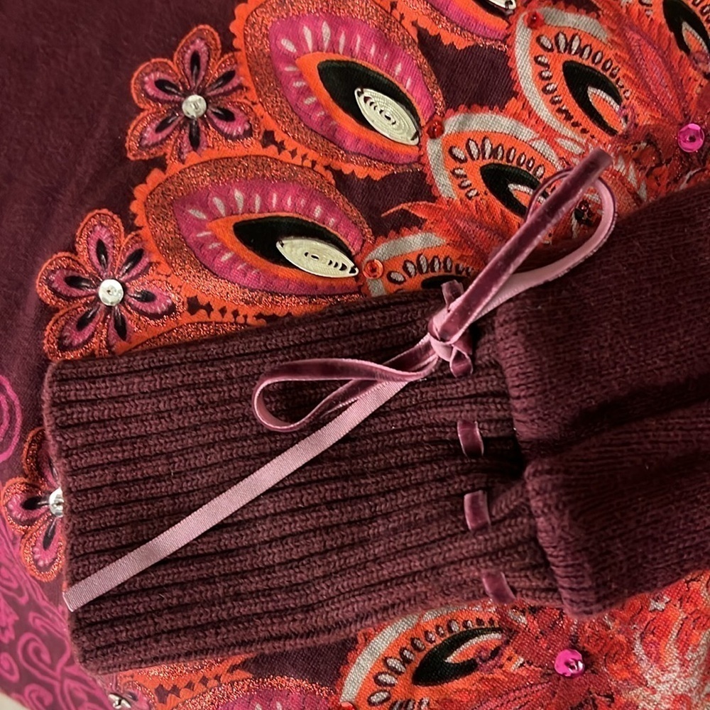 Desigual geometric print Top, long sleeve, burgundy. Size M - Picture 9 of 11